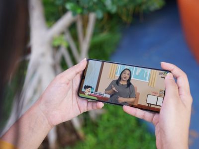 Rekomendasi HP Terbaik untuk Pelajar: Terjangkau & Baterai Awet